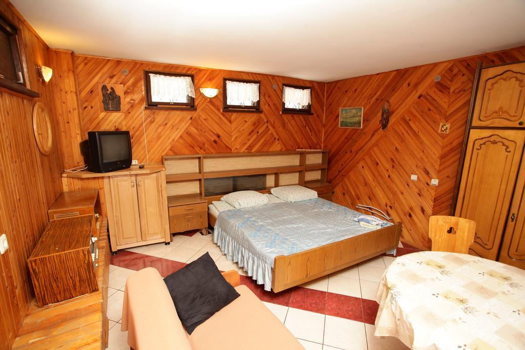 Vila Pas Justina Palanga Buitenkant foto